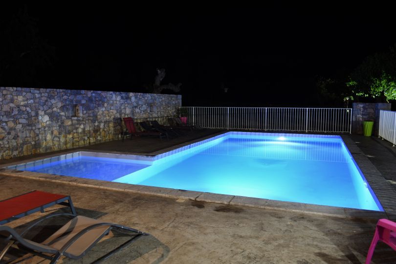 Gite de groupe avec piscine à Saint André de Cruzières en Ardèche