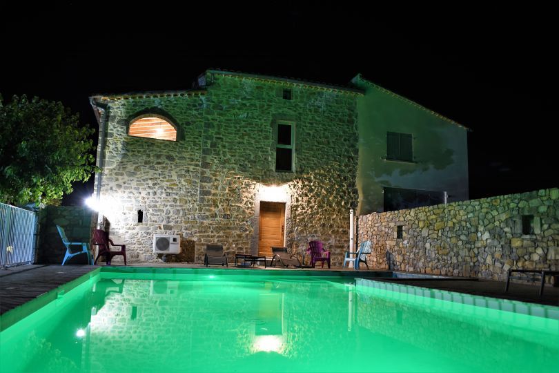 Gite de groupe avec piscine en Sud Ardèche