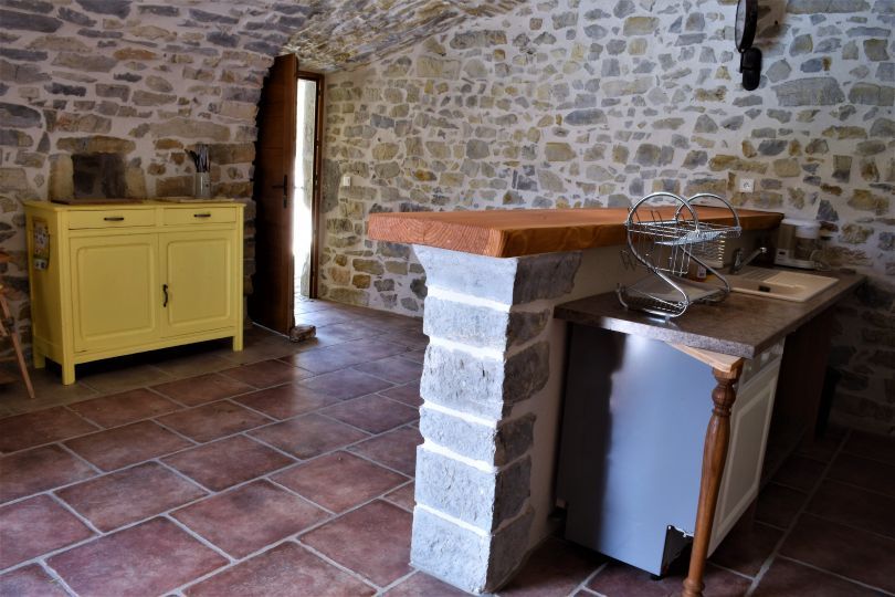 La cuisine d'été du Domaine de Miegessolle, gite de groupe au calme en Sud Ardèche